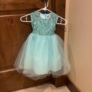 Girls size 5 stunning teal dress